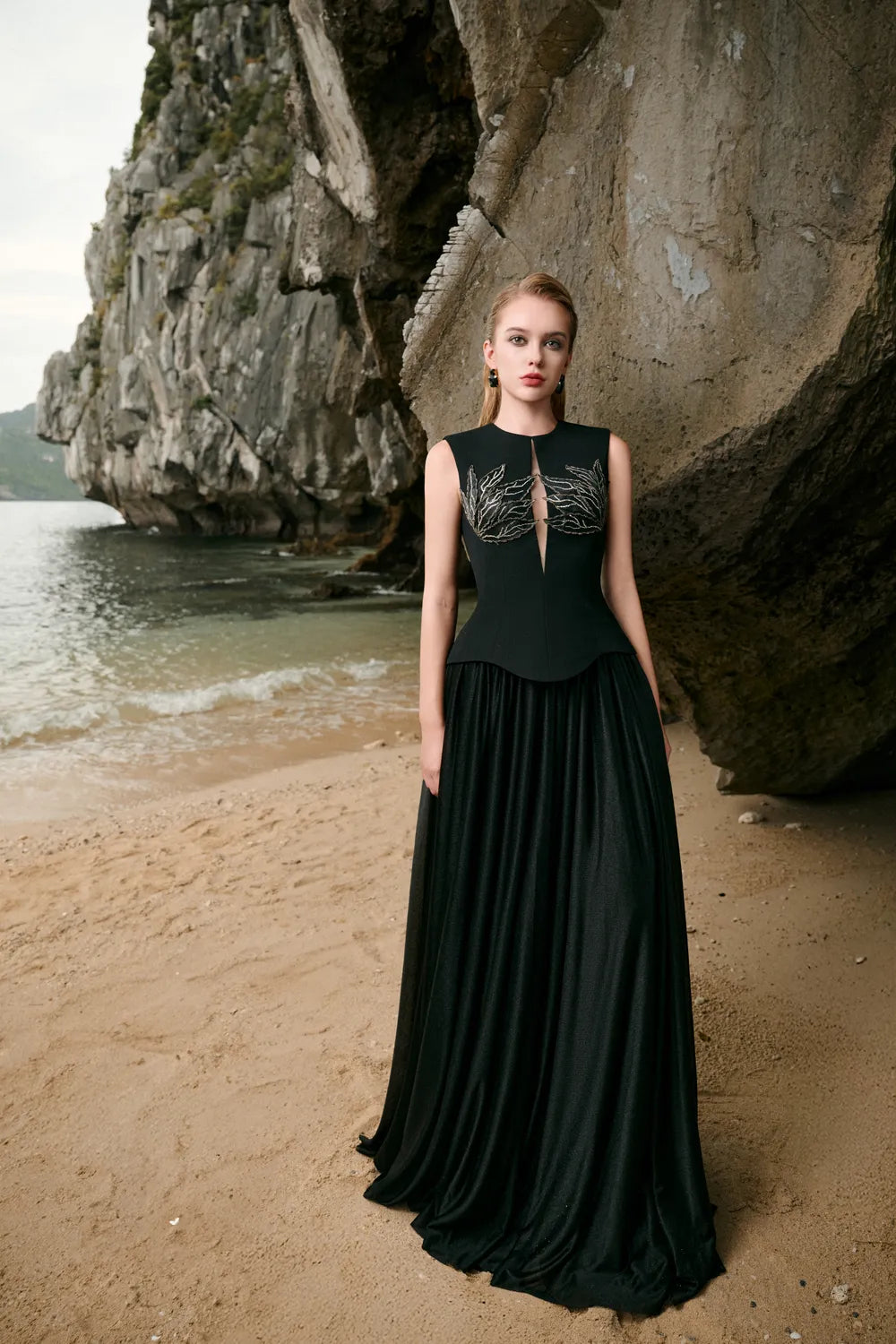 Tear-Drop Cutout Sleeveless Top And Gathered A-Line Skirt Set